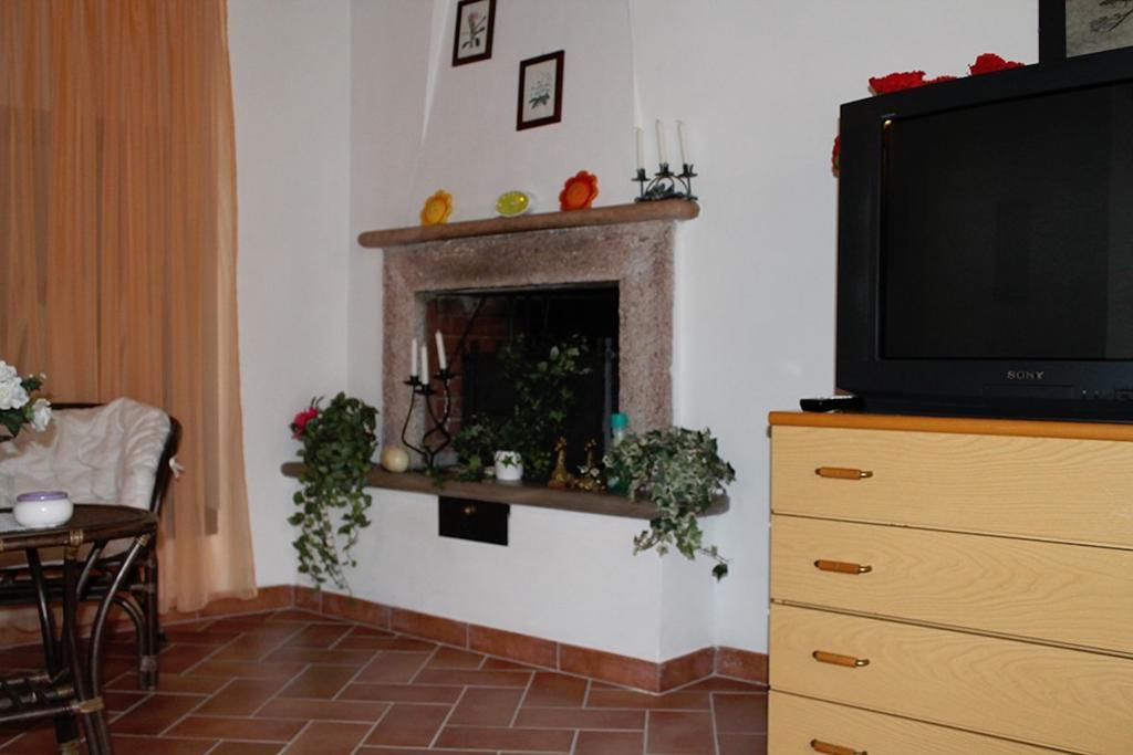 Casa Vacanze In Borgo Monteverdi Marittimo Exterior photo